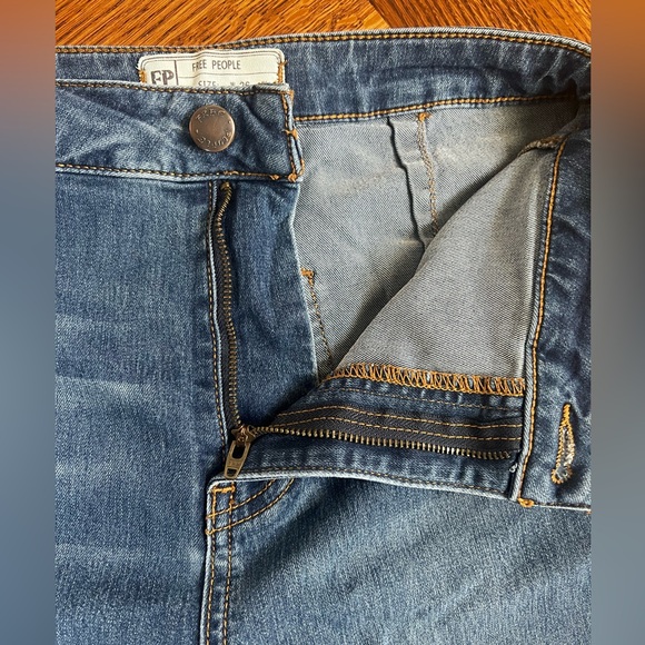 FREE PEOPLE Just Float On Flare Denim Boho Jeans High Rise Festival Coachella 26 - Picture 4 of 7